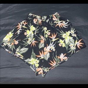 H&M flowy floral shorts